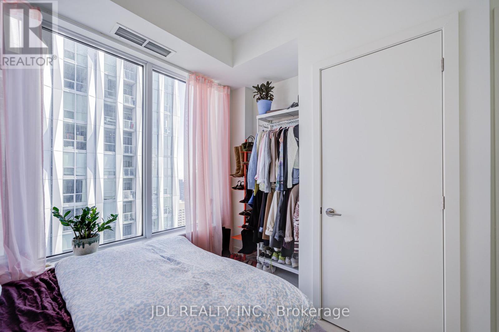 4805 - 11 Yorkville Avenue, Toronto, Ontario  M4W 1L2 - Photo 11 - C12760194