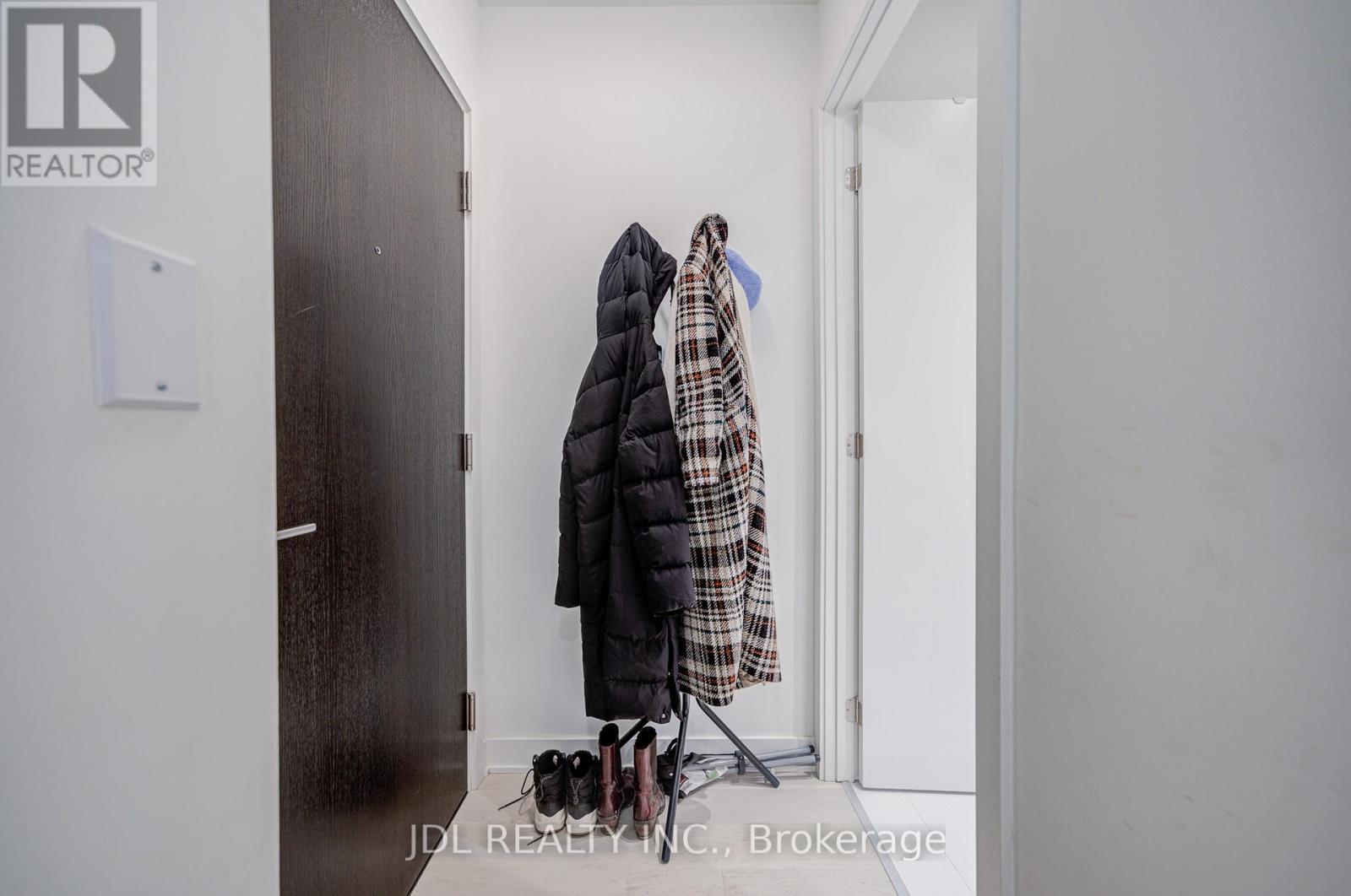 4805 - 11 Yorkville Avenue, Toronto, Ontario  M4W 1L2 - Photo 4 - C12760194