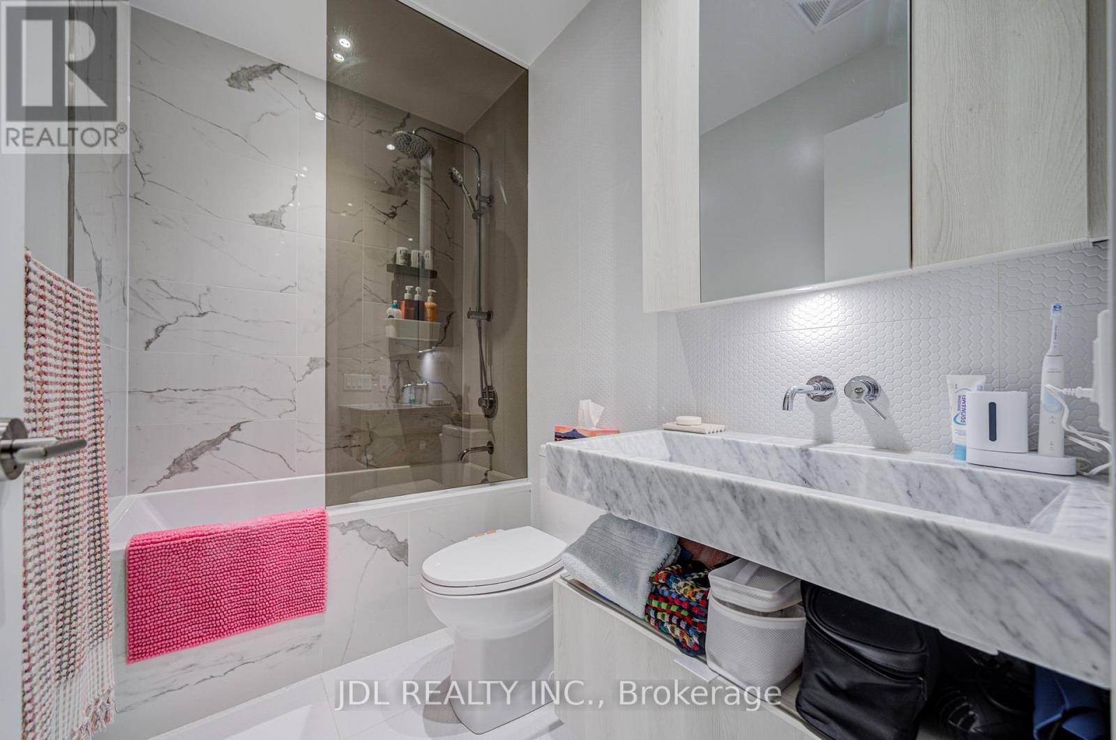 4805 - 11 Yorkville Avenue, Toronto, Ontario  M4W 1L2 - Photo 5 - C12760194