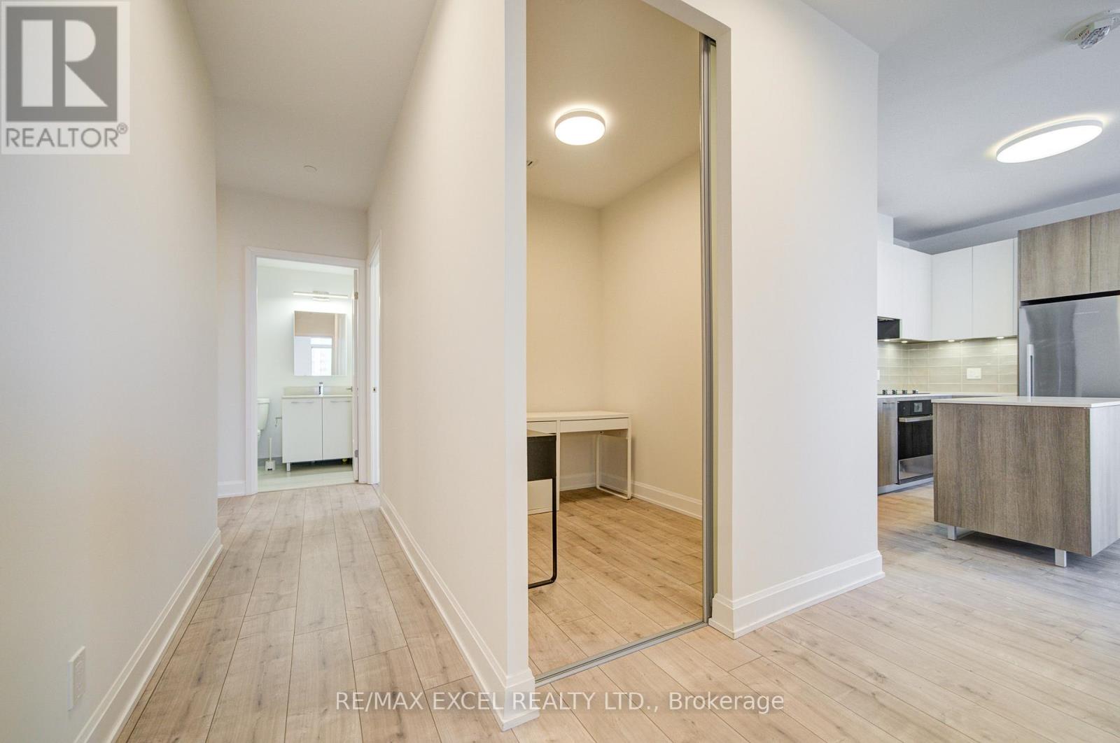 1001 - 38 Water Walk Drive, Markham, Ontario  L3R 6M8 - Photo 12 - N12760214