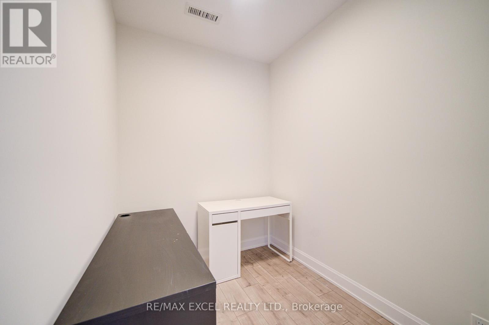 1001 - 38 Water Walk Drive, Markham, Ontario  L3R 6M8 - Photo 13 - N12760214