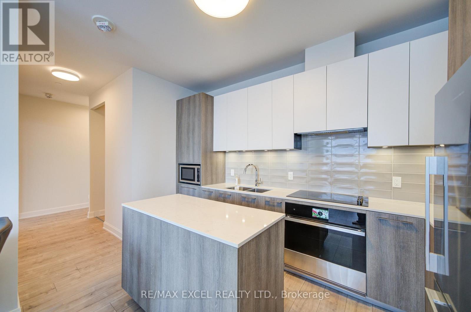 1001 - 38 Water Walk Drive, Markham, Ontario  L3R 6M8 - Photo 18 - N12760214