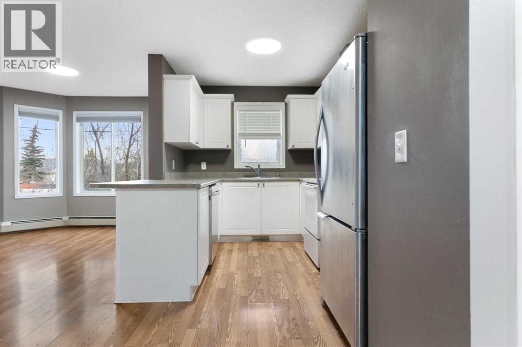 202, 9 Country Village Bay Ne, Calgary, Alberta  T3K 5J8 - Photo 15 - A2269949