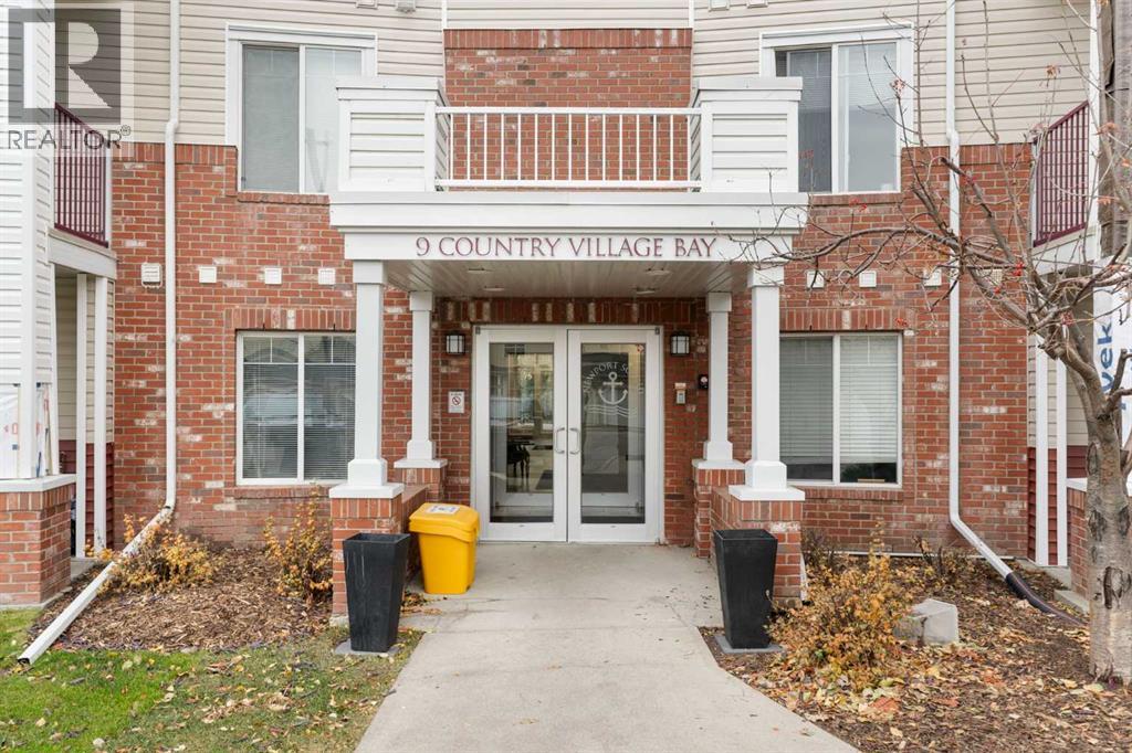 202, 9 Country Village Bay NE, Calgary, Alberta