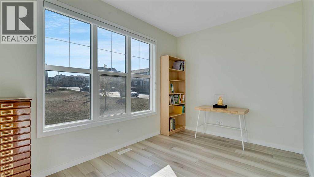 18 Amblehurst Path Nw, Calgary, Alberta  T3P 1W8 - Photo 8 - A2281924