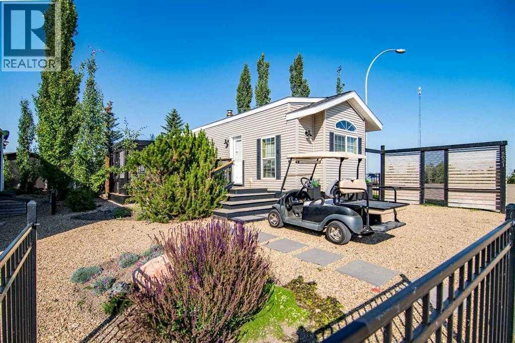 5021, 25054 South Pine Lake Road, Rural Red Deer County, Alberta  T0M 1R0 - Photo 4 - A2279270