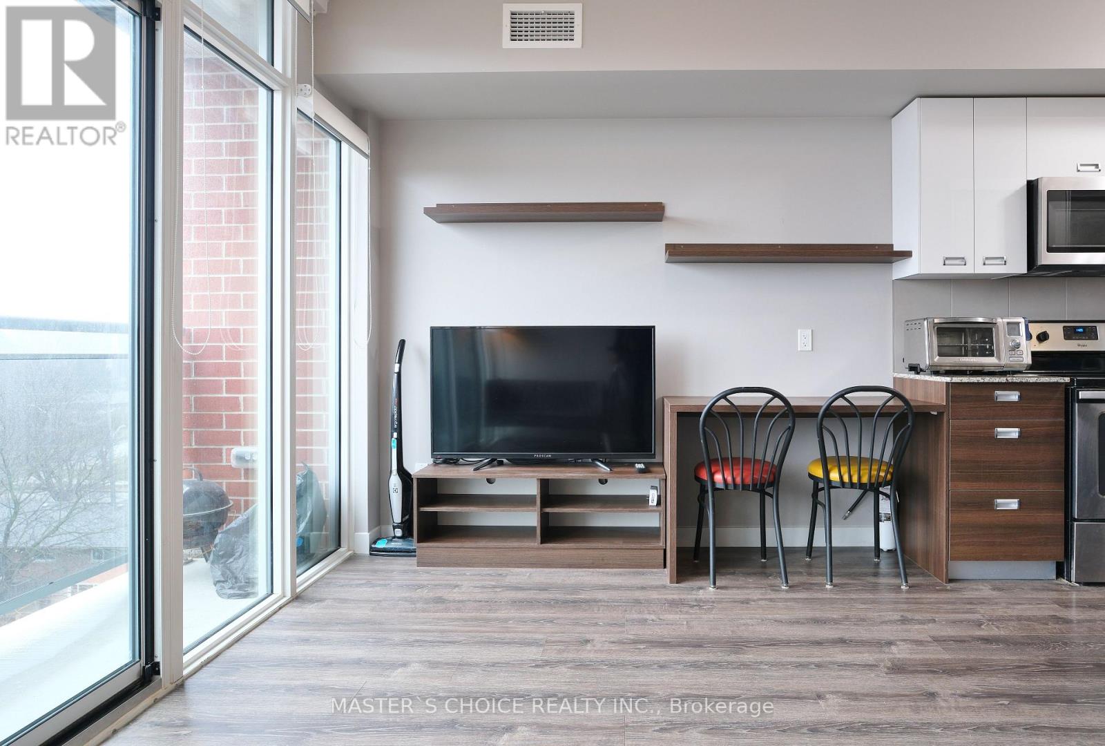 605 - 308 Lester Street, Waterloo, Ontario  N2L 3W6 - Photo 12 - X12760222