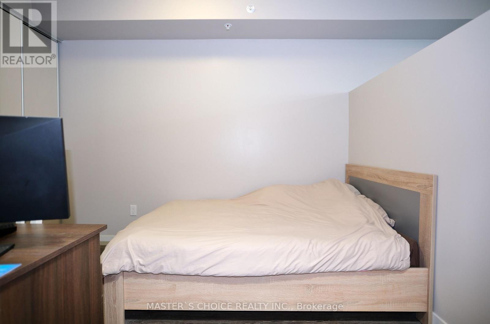 605 - 308 Lester Street, Waterloo, Ontario  N2L 3W6 - Photo 14 - X12760222