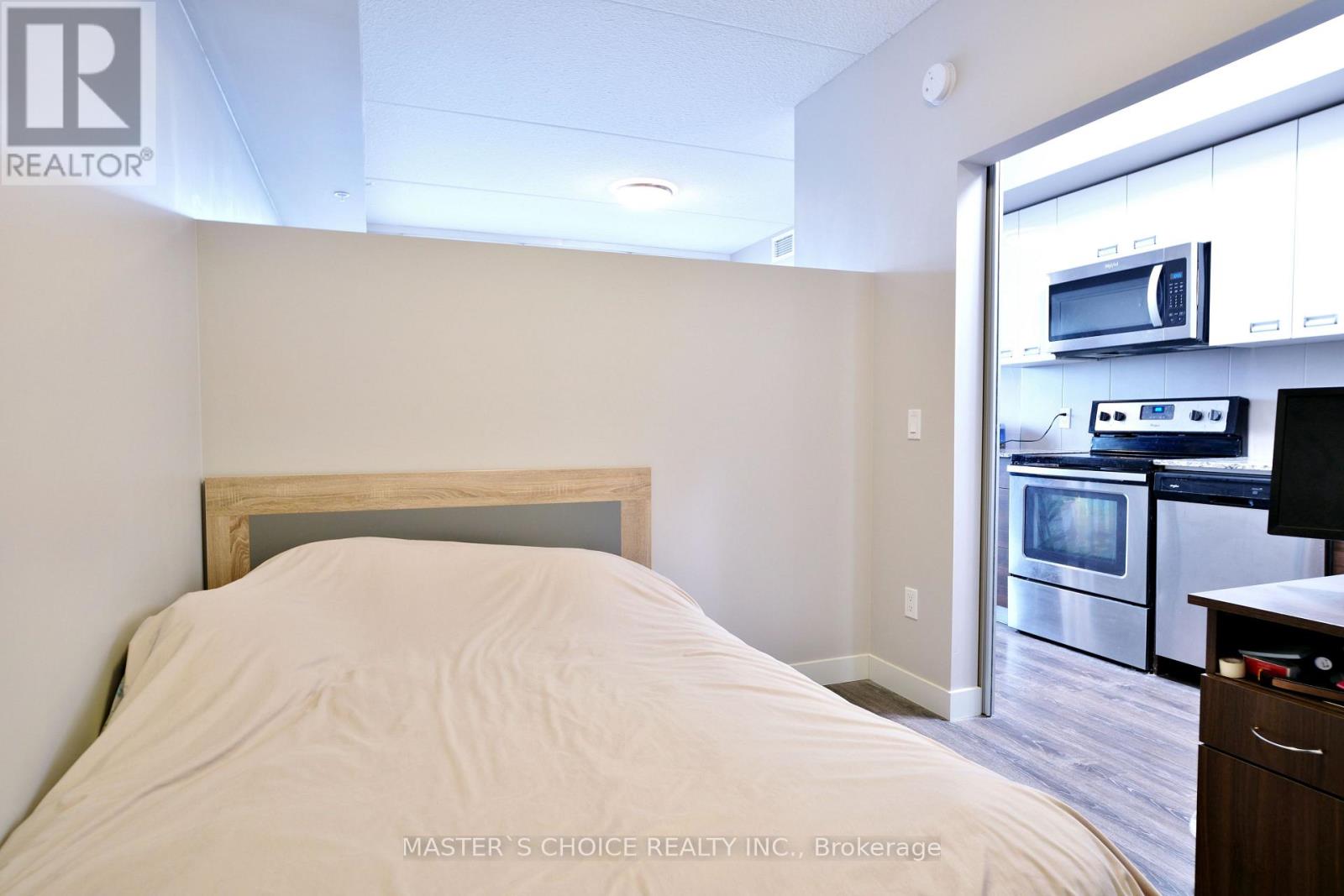 605 - 308 Lester Street, Waterloo, Ontario  N2L 3W6 - Photo 16 - X12760222