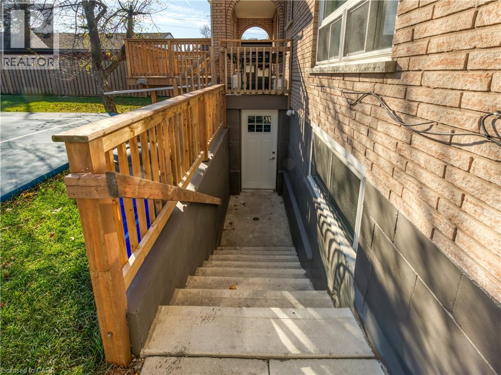 33 Dana Drive Unit# Lower Suite, Hamilton, Ontario  L9A 3H7 - Photo 6 - 40803164