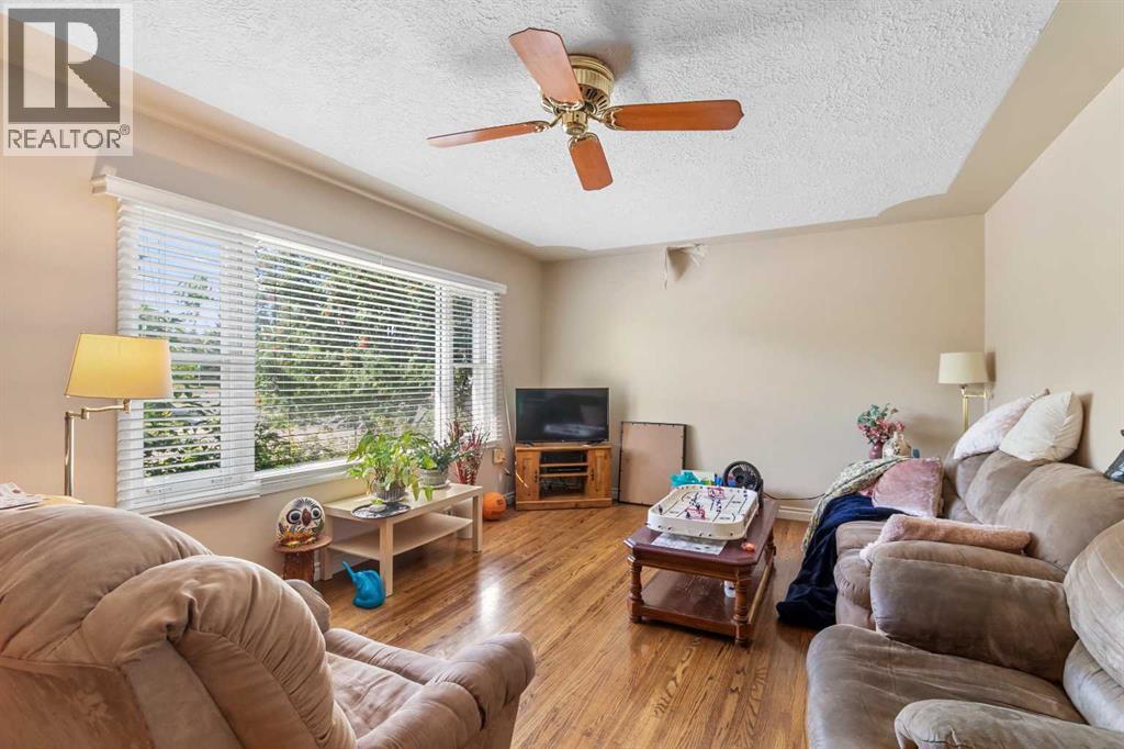 5337 44 Avenue, Red Deer, Alberta  T4N 3J1 - Photo 3 - A2277646