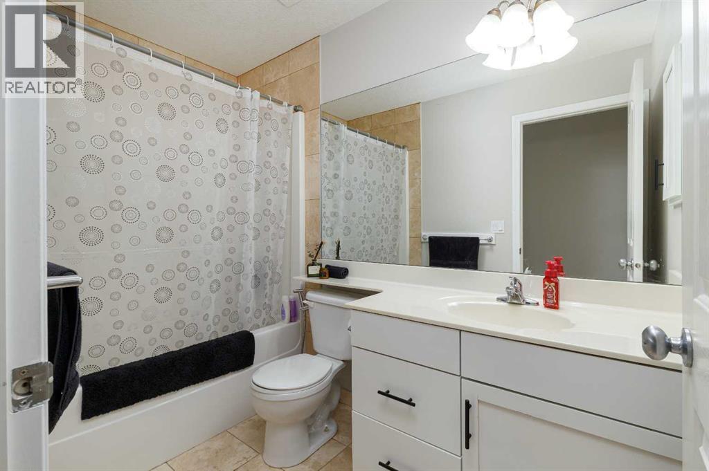 86 Cougarstone Court Sw, Calgary, Alberta  T3H 5R3 - Photo 19 - A2280412