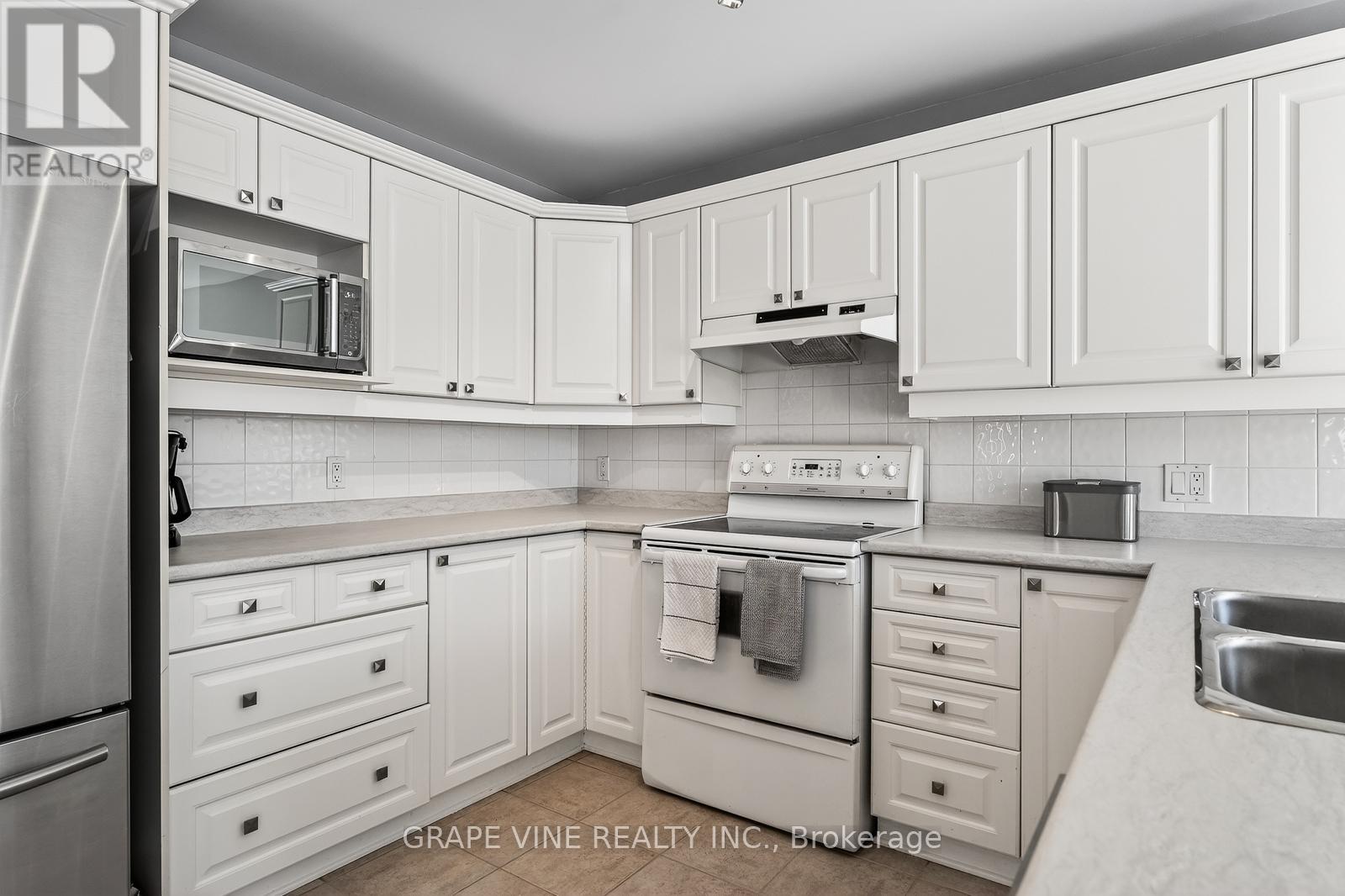 130 Springcreek Crescent, Ottawa, Ontario  K2M 2M1 - Photo 12 - X12760232