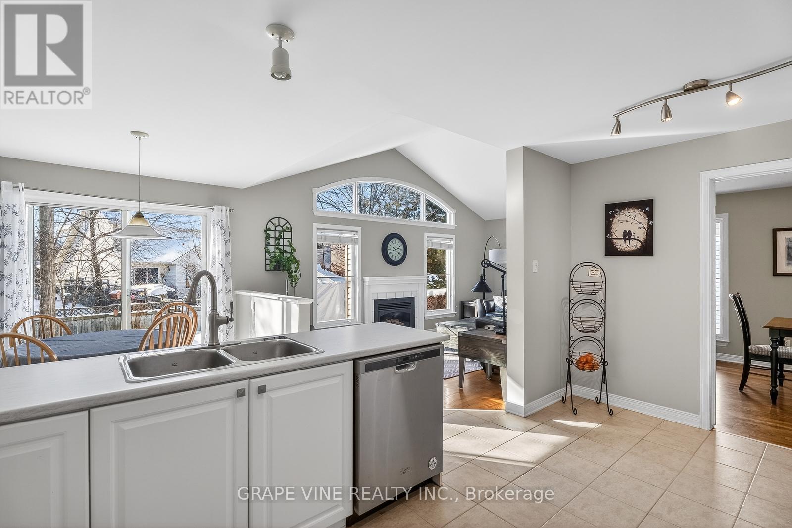 130 Springcreek Crescent, Ottawa, Ontario  K2M 2M1 - Photo 14 - X12760232