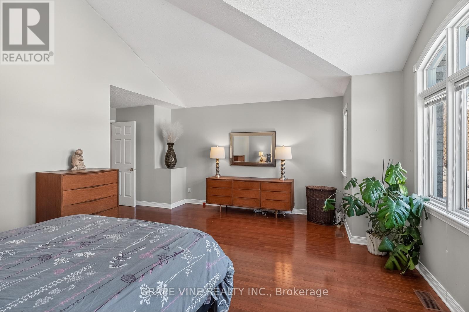 130 Springcreek Crescent, Ottawa, Ontario  K2M 2M1 - Photo 21 - X12760232