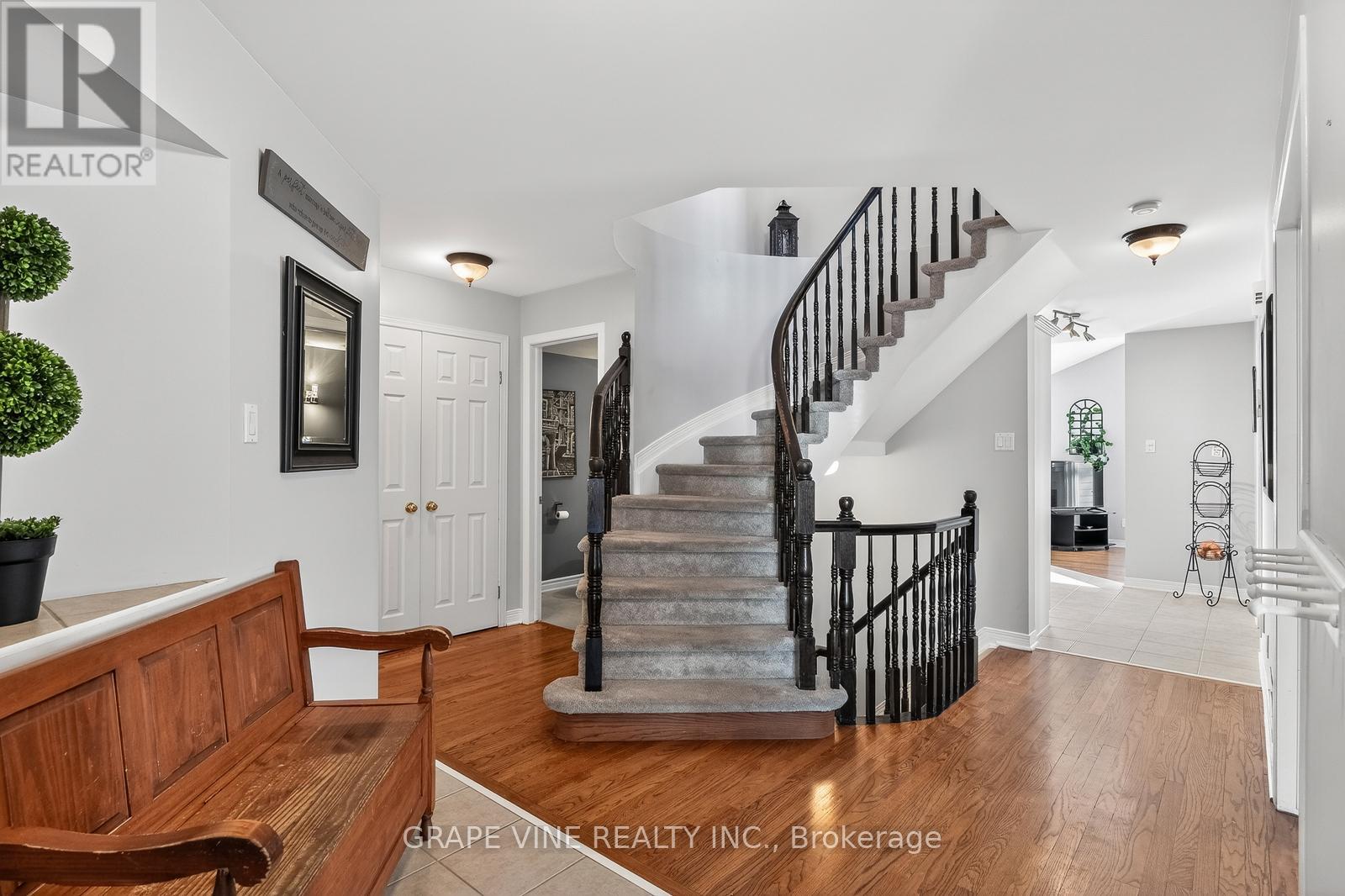 130 Springcreek Crescent, Ottawa, Ontario  K2M 2M1 - Photo 5 - X12760232