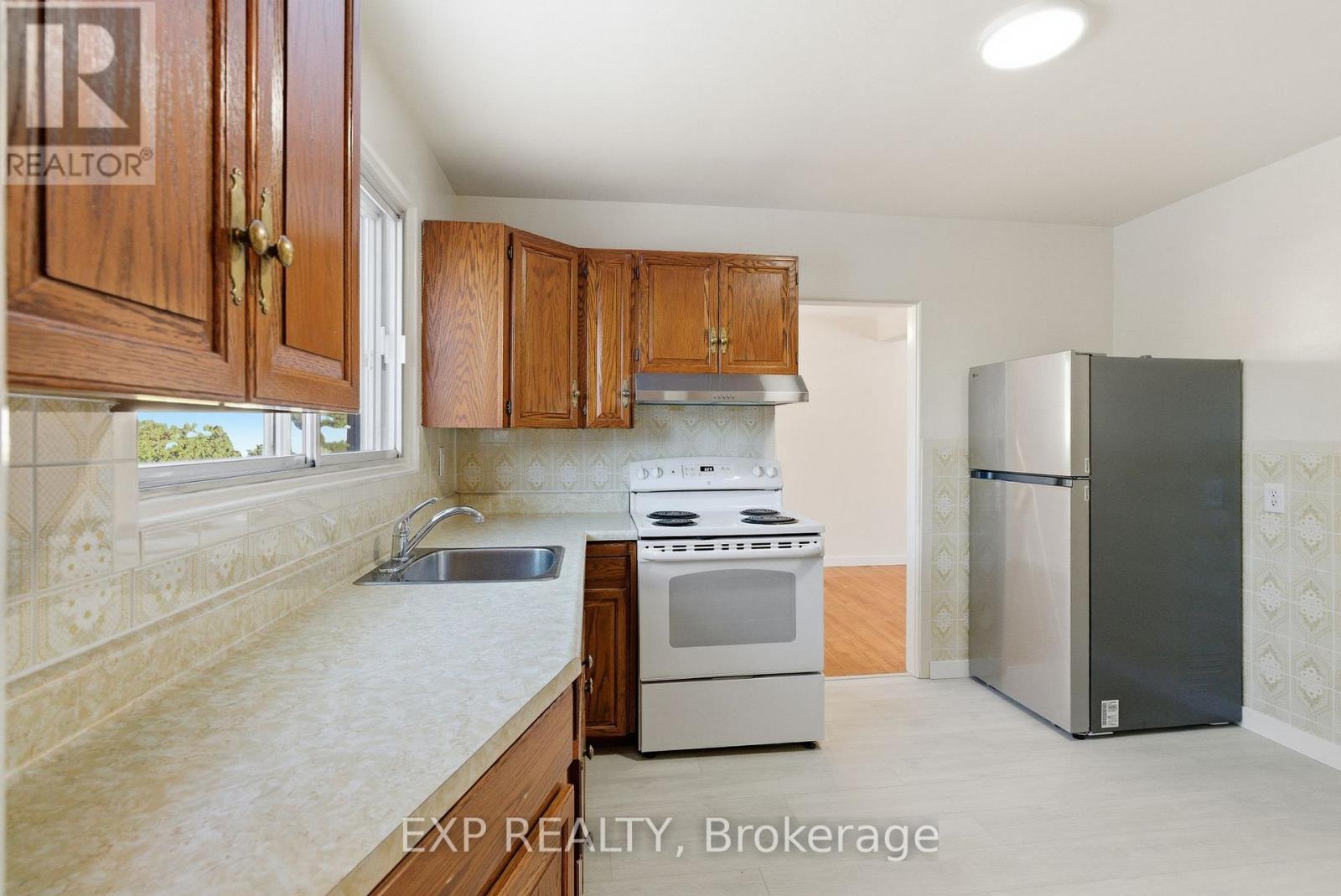 2243 Miramichi Street, Ottawa, Ontario  K2C 0Z1 - Photo 13 - X12760240