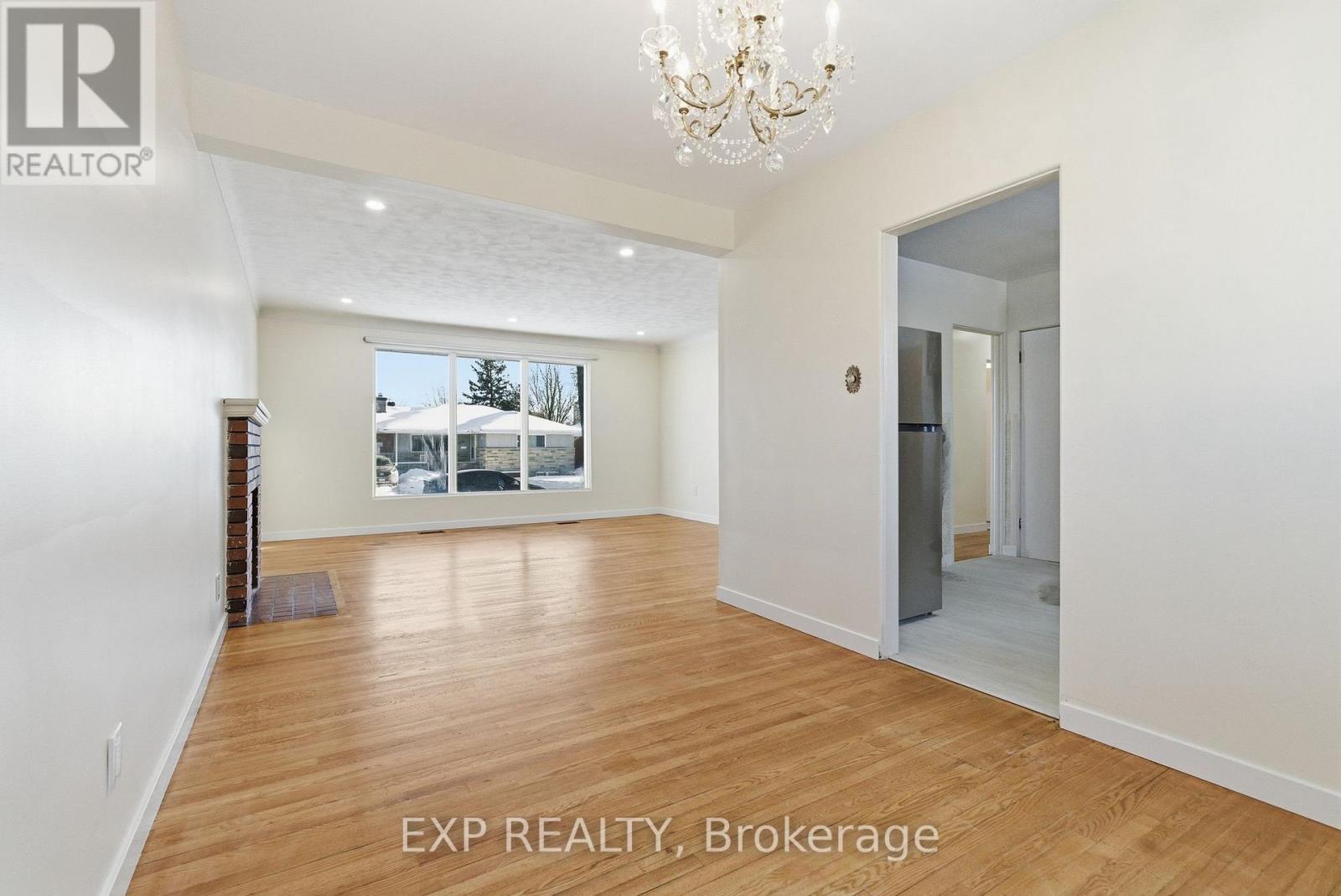 2243 Miramichi Street, Ottawa, Ontario  K2C 0Z1 - Photo 8 - X12760240