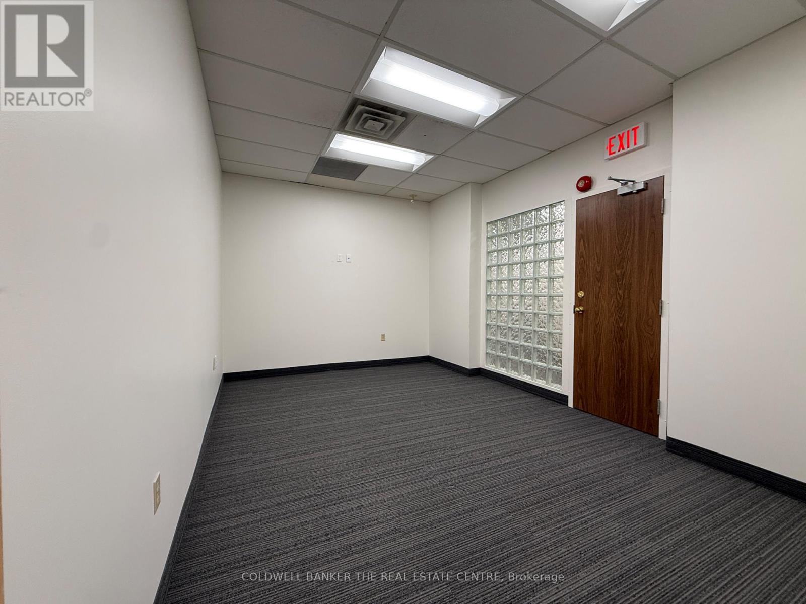 303 - 390 Davis Drive, Newmarket, Ontario  L3Y 7T8 - Photo 12 - N12584496