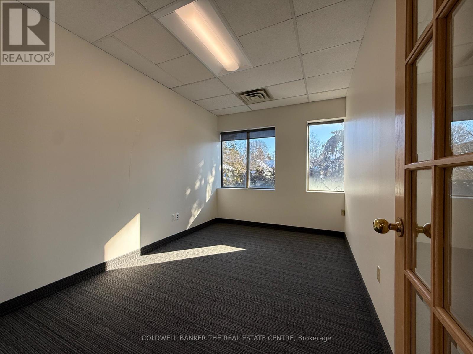 303 - 390 Davis Drive, Newmarket, Ontario  L3Y 7T8 - Photo 18 - N12584496