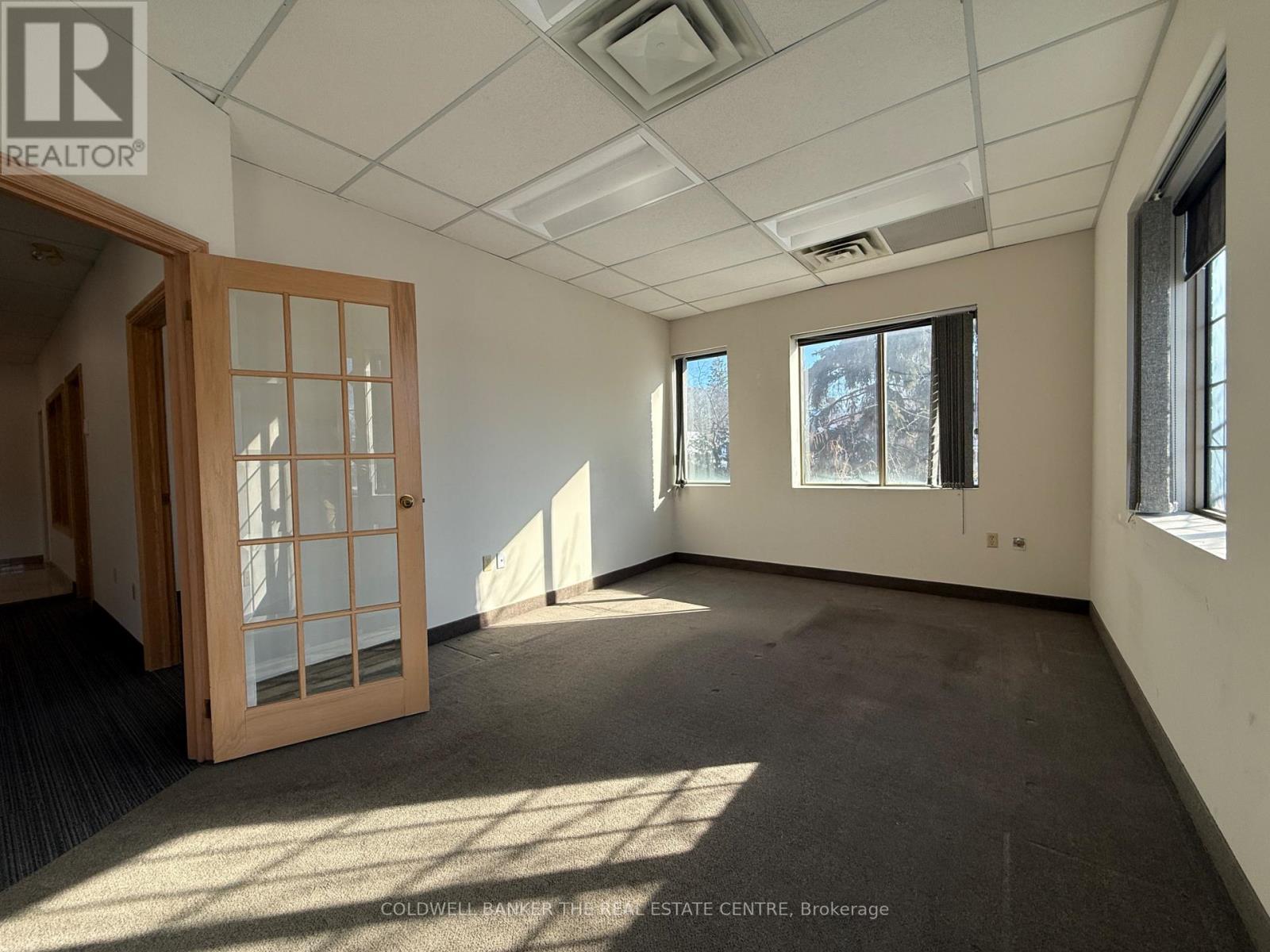 303 - 390 Davis Drive, Newmarket, Ontario  L3Y 7T8 - Photo 19 - N12584496