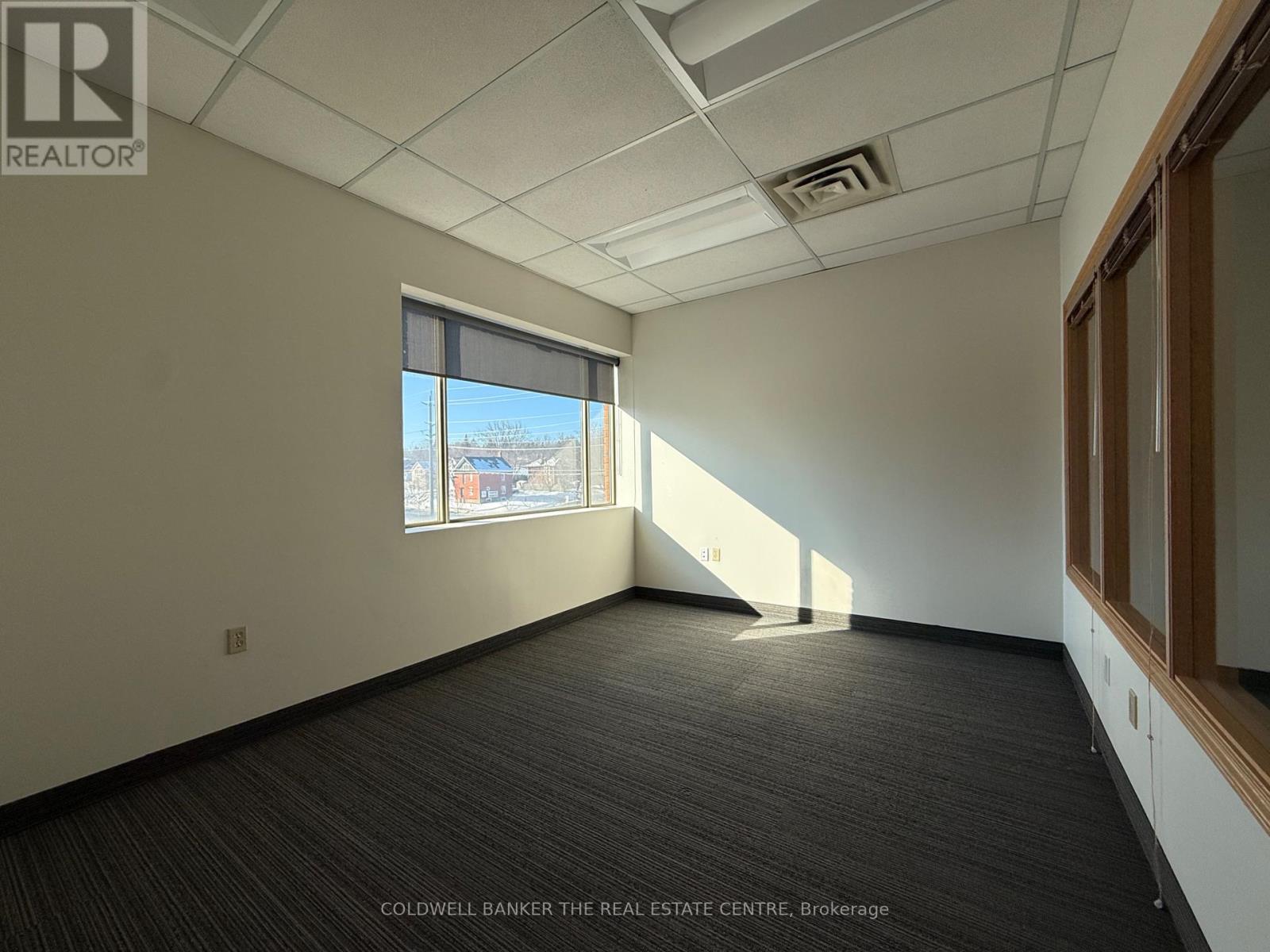 303 - 390 Davis Drive, Newmarket, Ontario  L3Y 7T8 - Photo 22 - N12584496