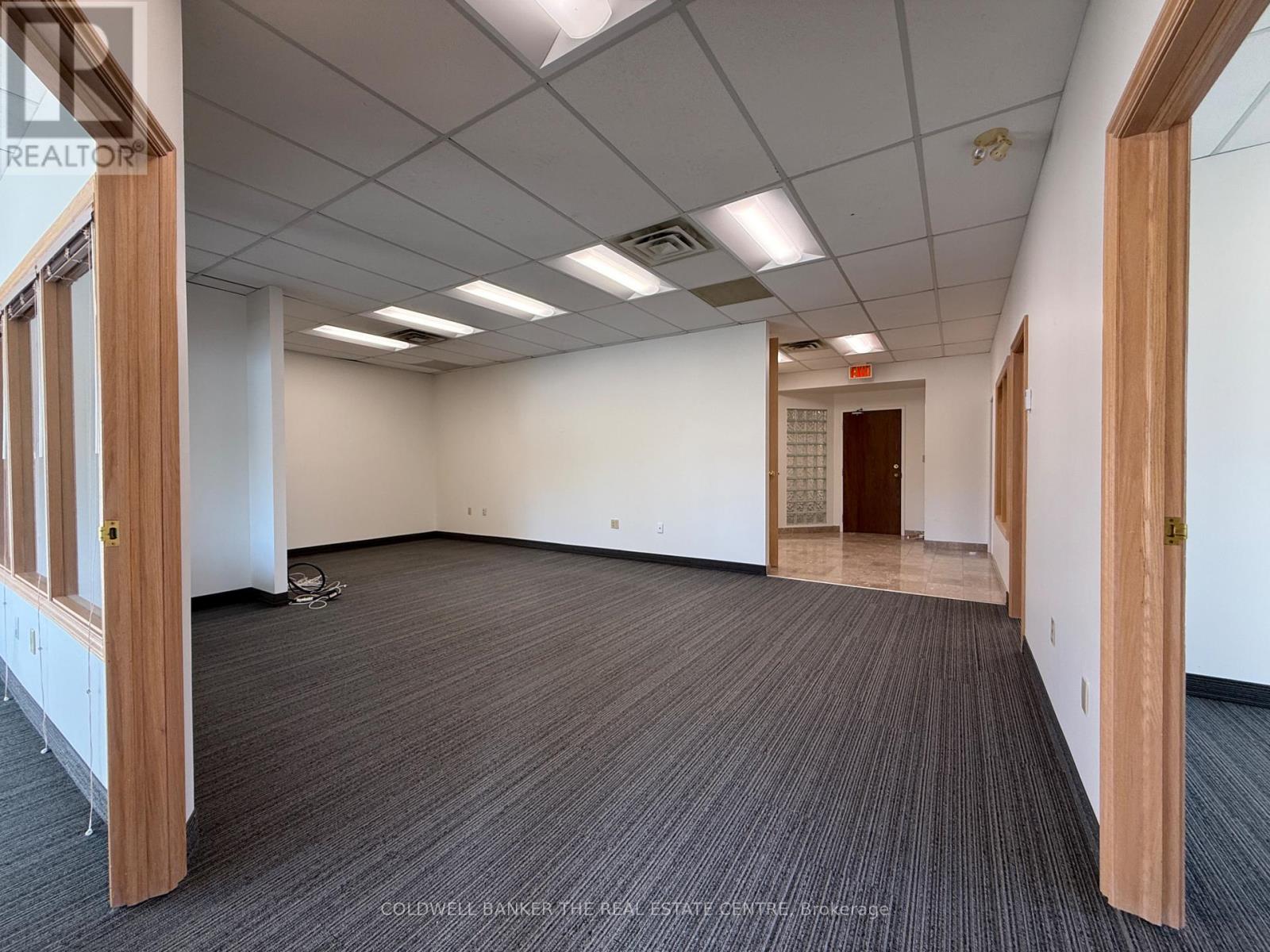 303 - 390 Davis Drive, Newmarket, Ontario  L3Y 7T8 - Photo 25 - N12584496