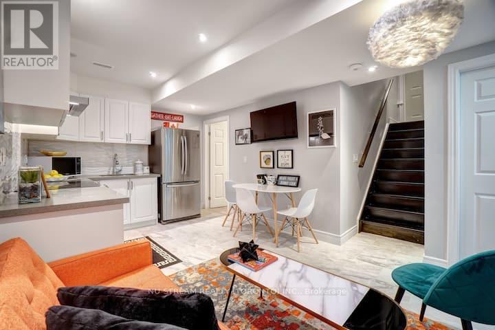 Bsmt 25 Duncannon Drive, Toronto, Ontario  M5P 2L9 - Photo 3 - C12760250