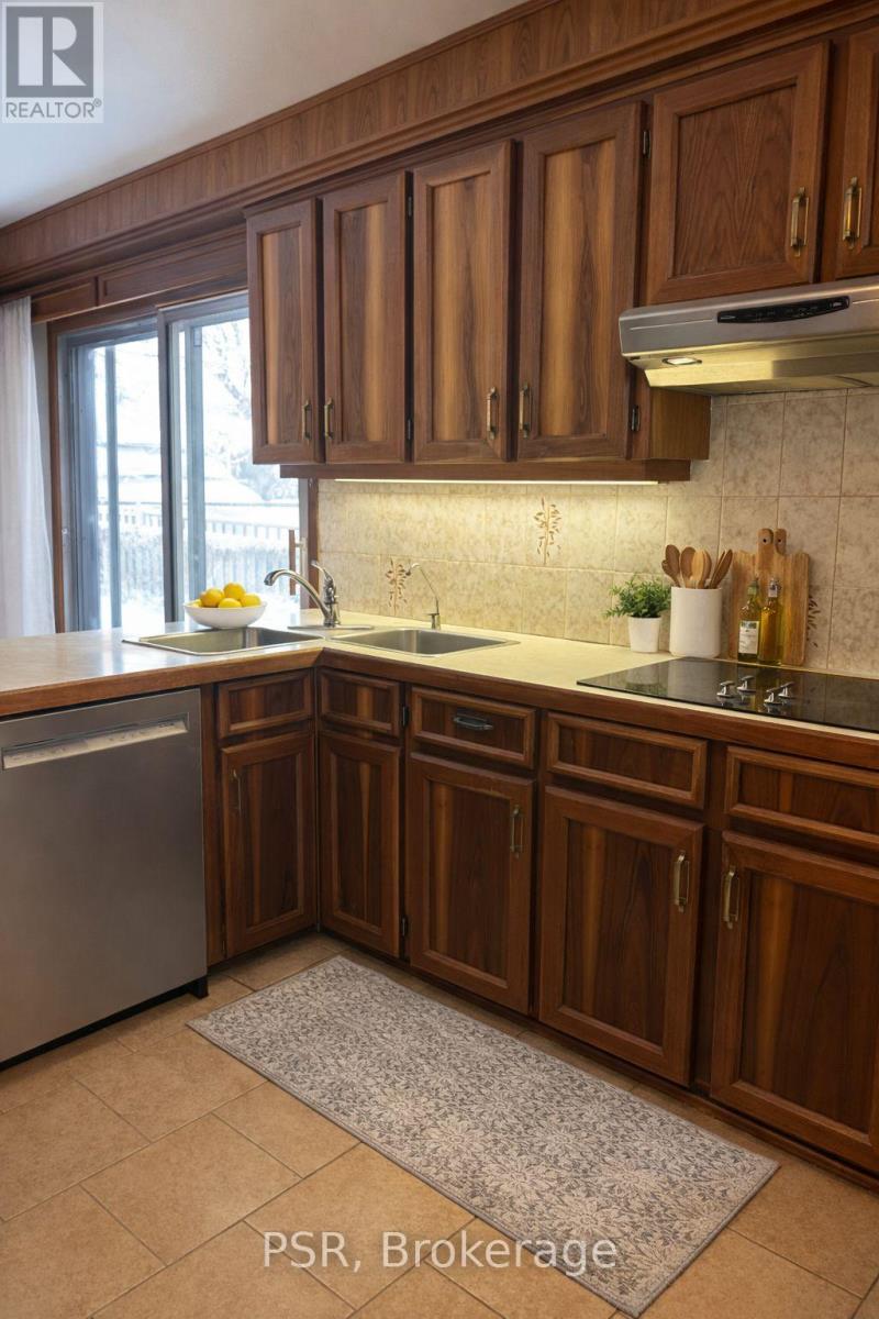 56 Ashmount Crescent, Toronto, Ontario  M9R 1E1 - Photo 10 - W12760254