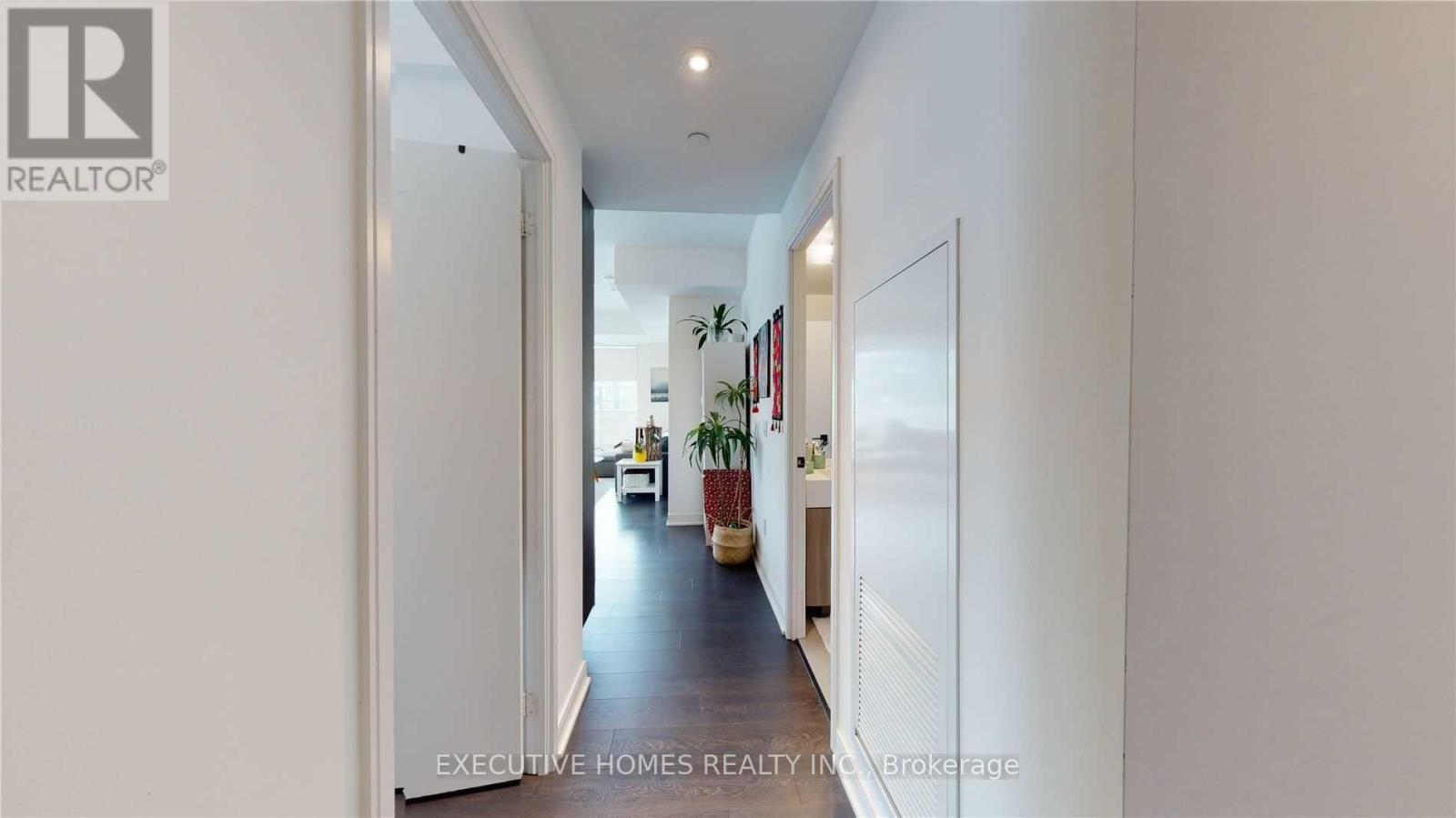 901 - 60 Tannery Road, Toronto, Ontario  M5A 0S8 - Photo 4 - C12750350