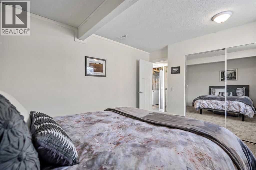 2628 Oakmoor Drive Sw, Calgary, Alberta  T2V 4E7 - Photo 18 - A2272711