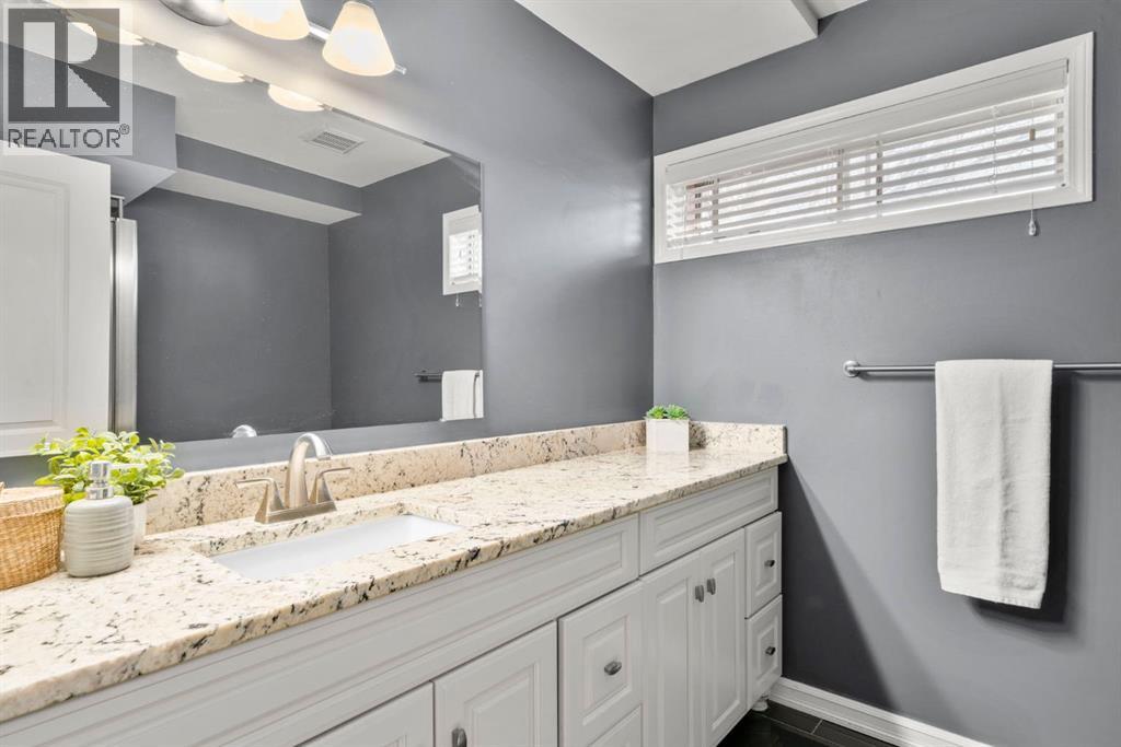 16 Woodacres Drive Sw, Calgary, Alberta  T2W 4V9 - Photo 37 - A2281059