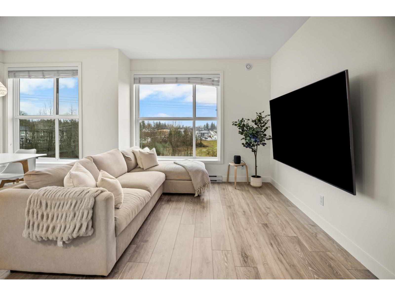 415 7809 209 Street, Langley, British Columbia  V2Y 3N6 - Photo 2 - R3085862