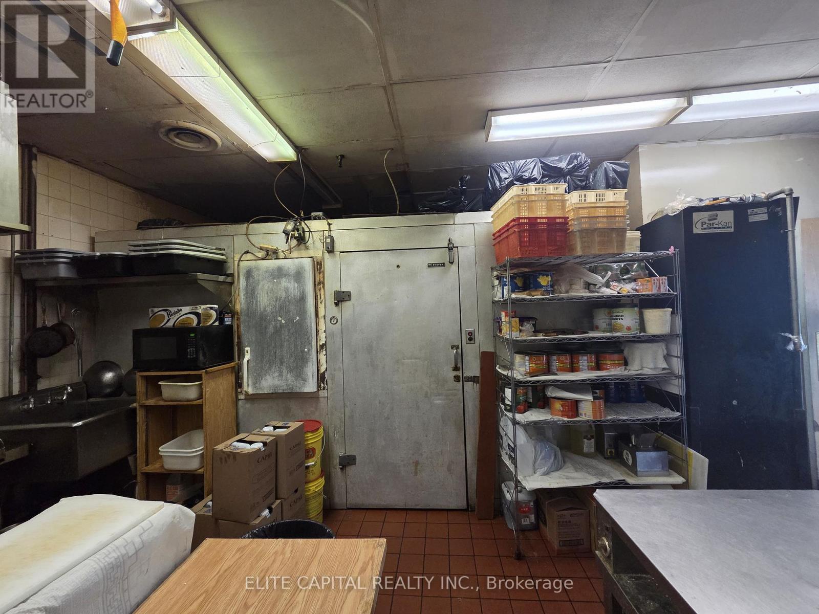 377 Burnhamthorpe Road E, Mississauga, Ontario  L5A 3Y1 - Photo 10 - W12760264