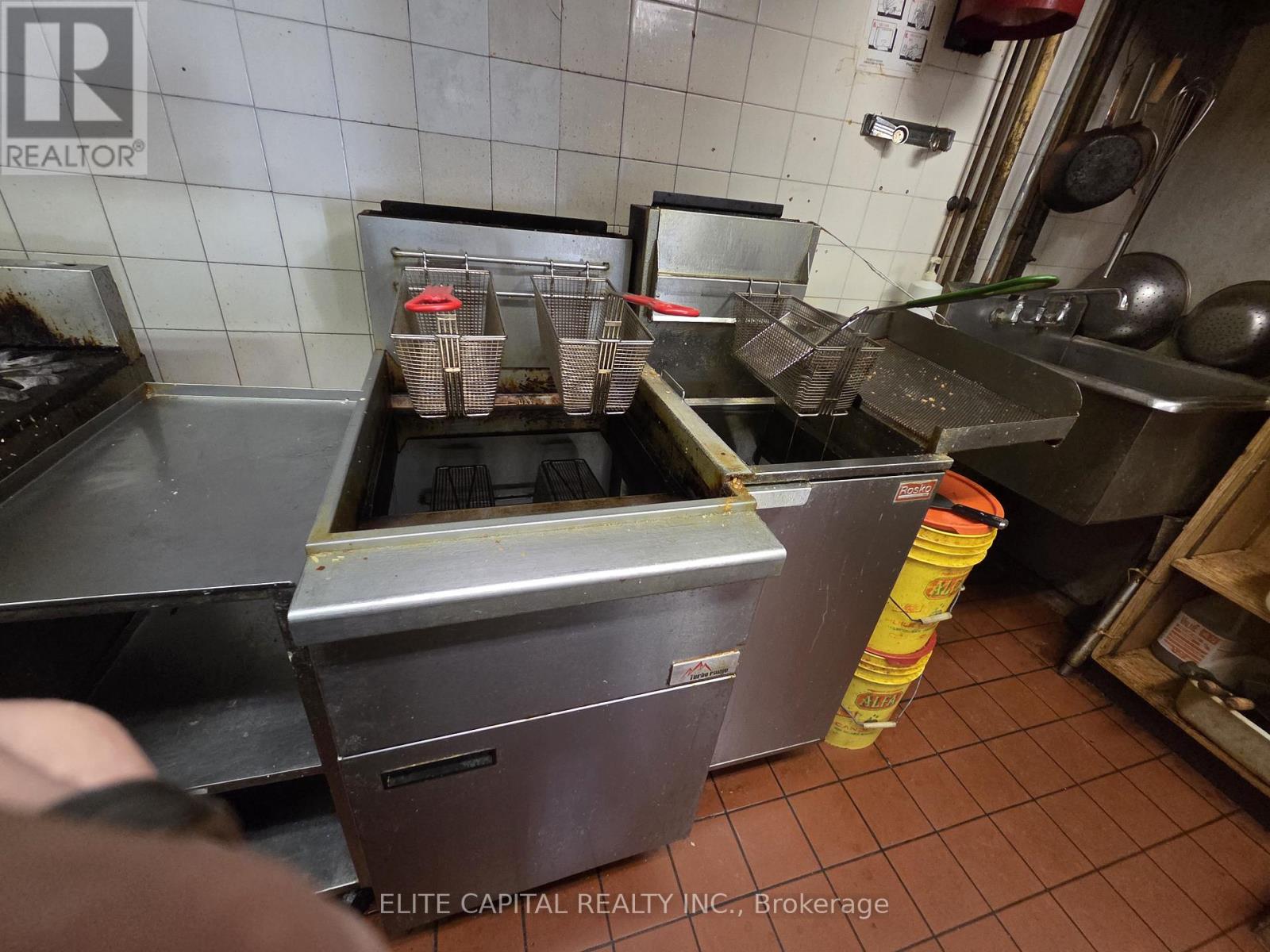 377 Burnhamthorpe Road E, Mississauga, Ontario  L5A 3Y1 - Photo 13 - W12760264