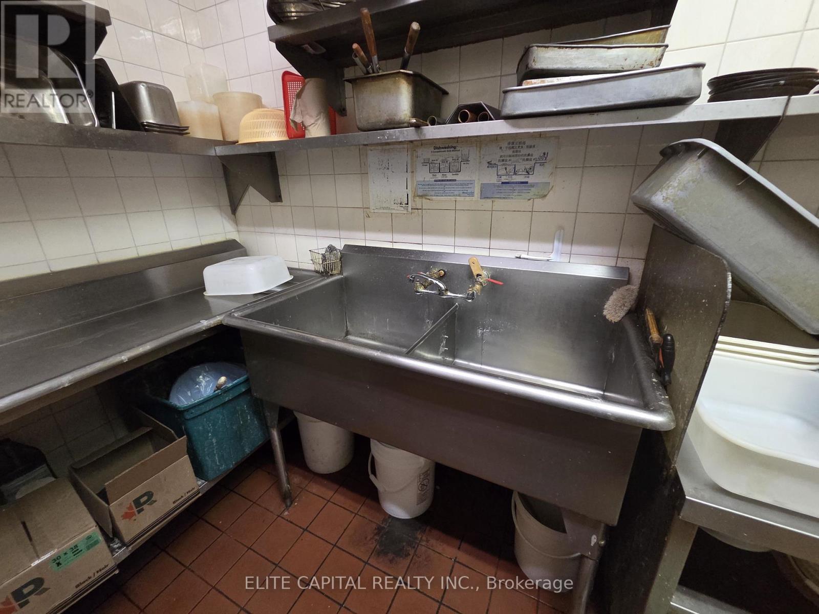 377 Burnhamthorpe Road E, Mississauga, Ontario  L5A 3Y1 - Photo 15 - W12760264