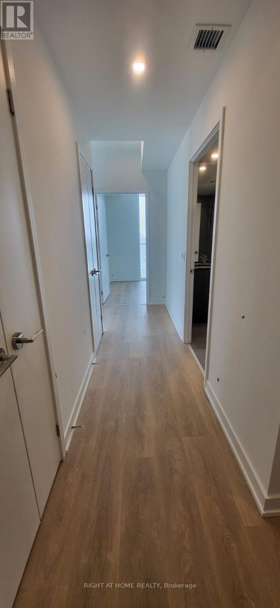 1 Fairview Rd East Road, Mississauga, Ontario  L5A 4C6 - Photo 12 - W12760286