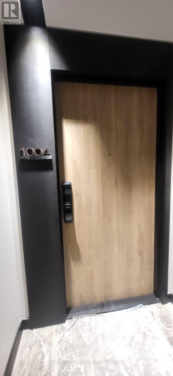 1 Fairview Rd East Road, Mississauga, Ontario  L5A 4C6 - Photo 2 - W12760286