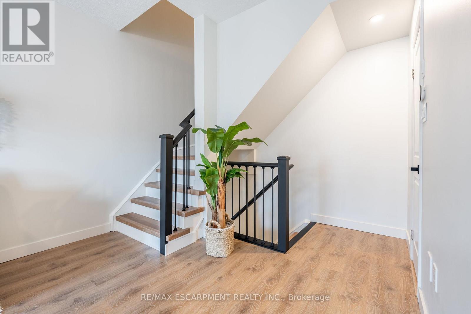 5 - 11 Stockbridge Gardens, Hamilton, Ontario  L8J 0H5 - Photo 25 - X12760294