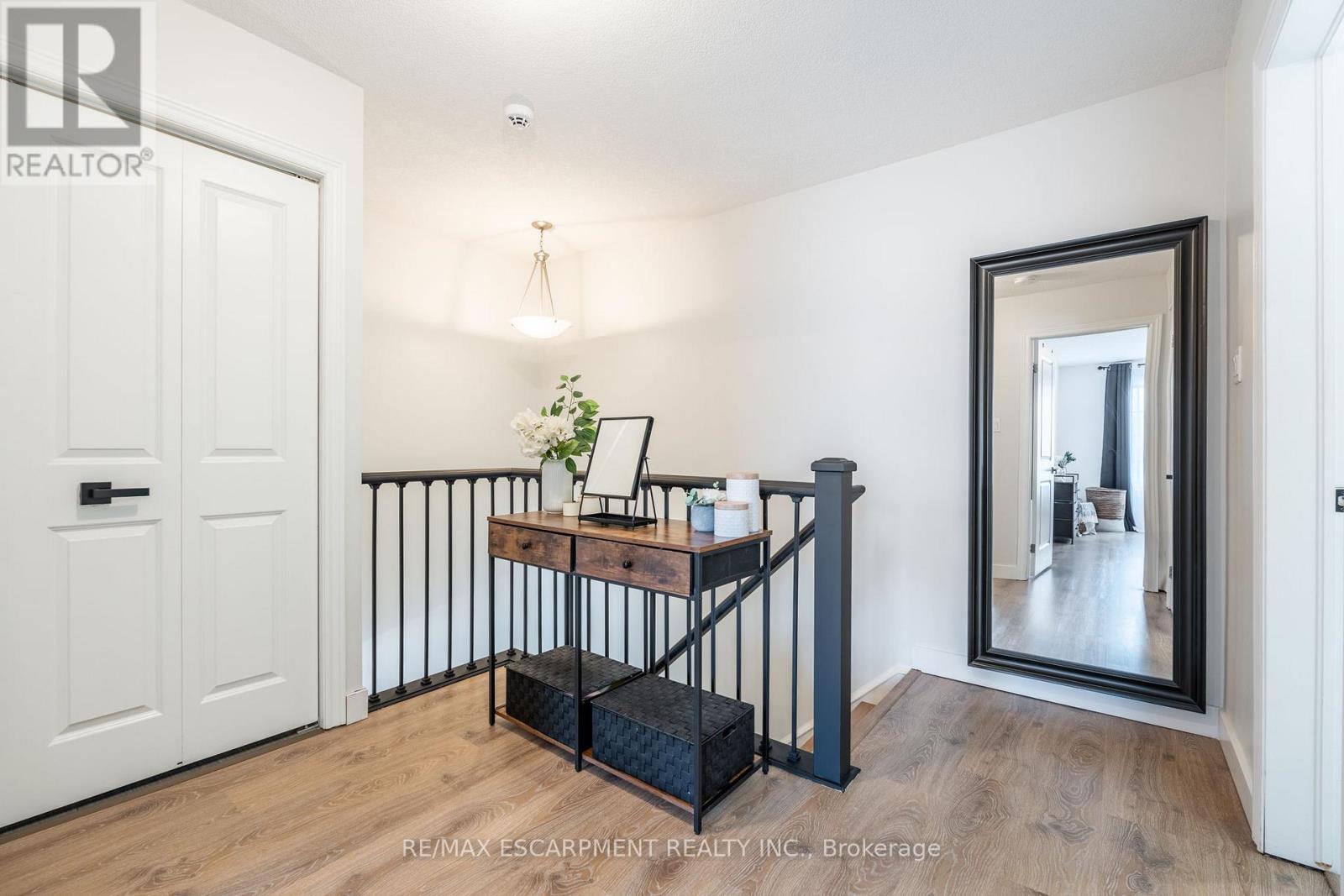 5 - 11 Stockbridge Gardens, Hamilton, Ontario  L8J 0H5 - Photo 32 - X12760294