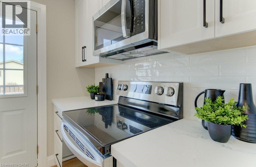 402 Heritage Drive, Kitchener, Ontario  N2B 3M9 - Photo 11 - 40802185