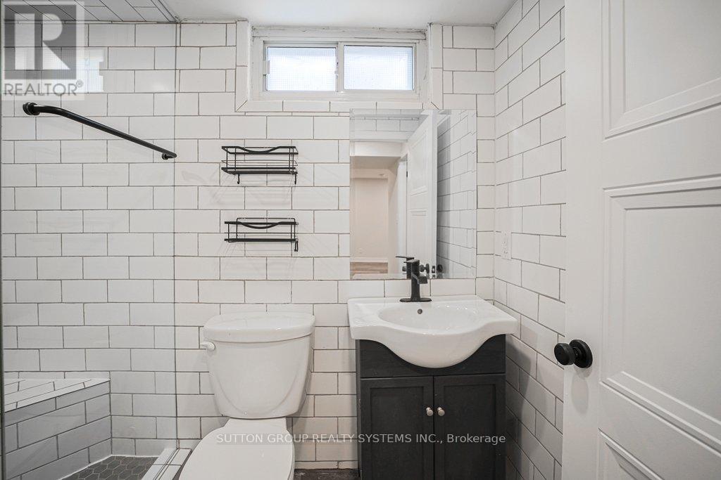 69 Ellwood Drive E, Caledon, Ontario  L7E 2A6 - Photo 16 - W12760302