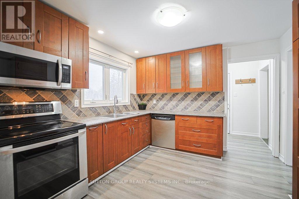 69 Ellwood Drive E, Caledon, Ontario  L7E 2A6 - Photo 4 - W12760302