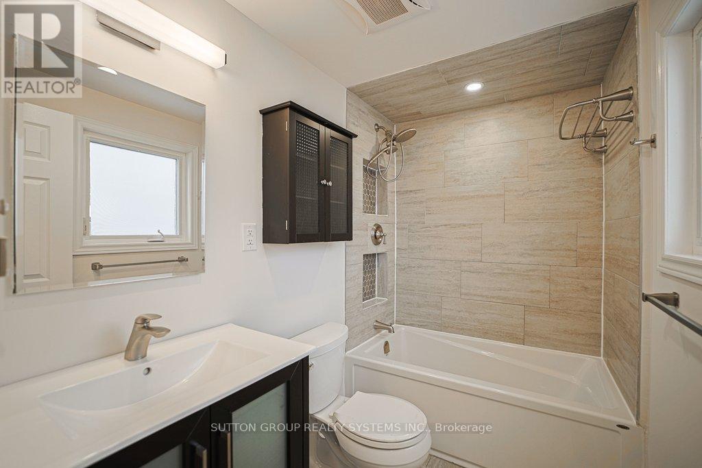 69 Ellwood Drive E, Caledon, Ontario  L7E 2A6 - Photo 9 - W12760302