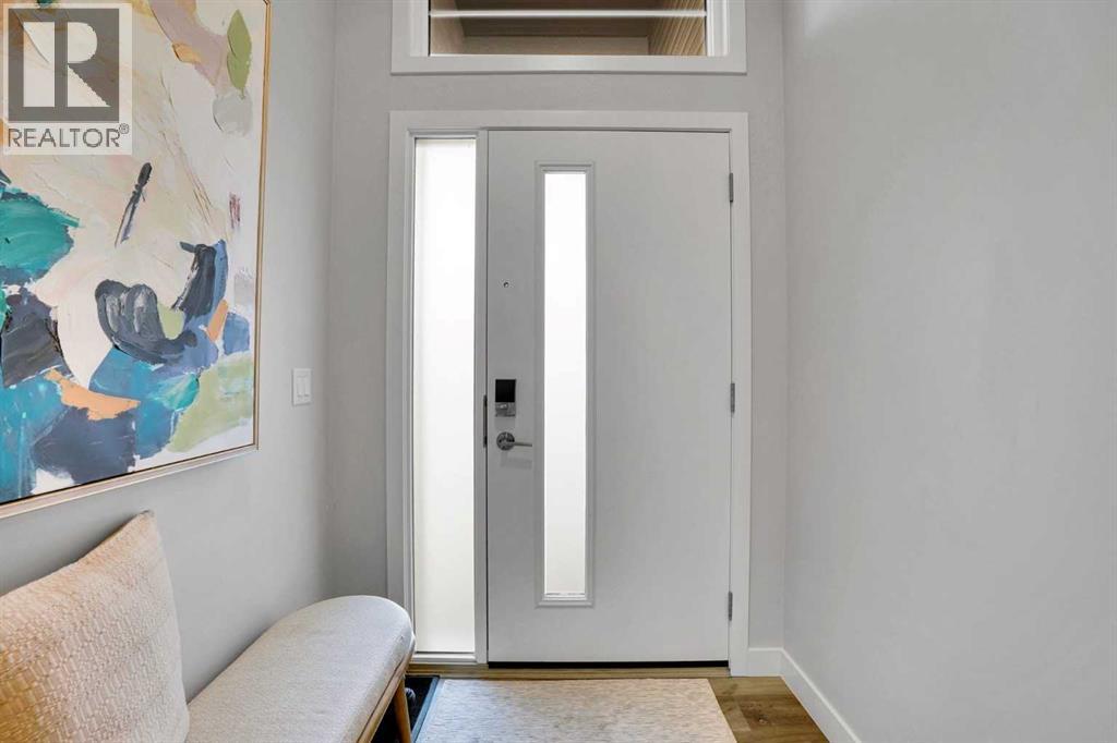 86 Edith Row Nw, Calgary, Alberta  T3R 2B8 - Photo 4 - A2283022