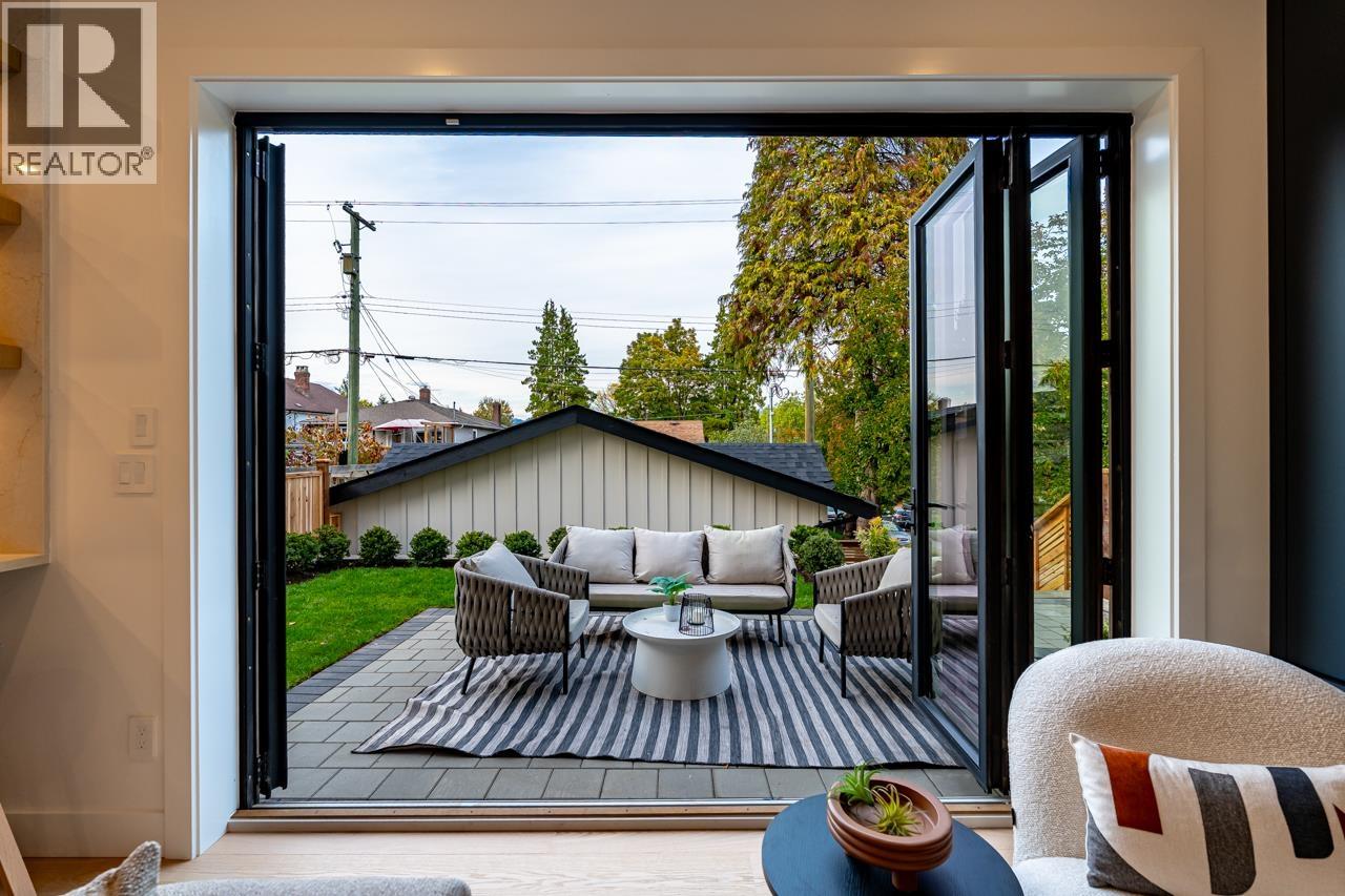 4675 St. George Street, Vancouver, British Columbia  V5V 4A8 - Photo 4 - R3084978