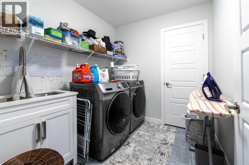 1153 Chinook Gate Bay Sw, Airdrie, Alberta  T4B 5J1 - Photo 33 - A2271021