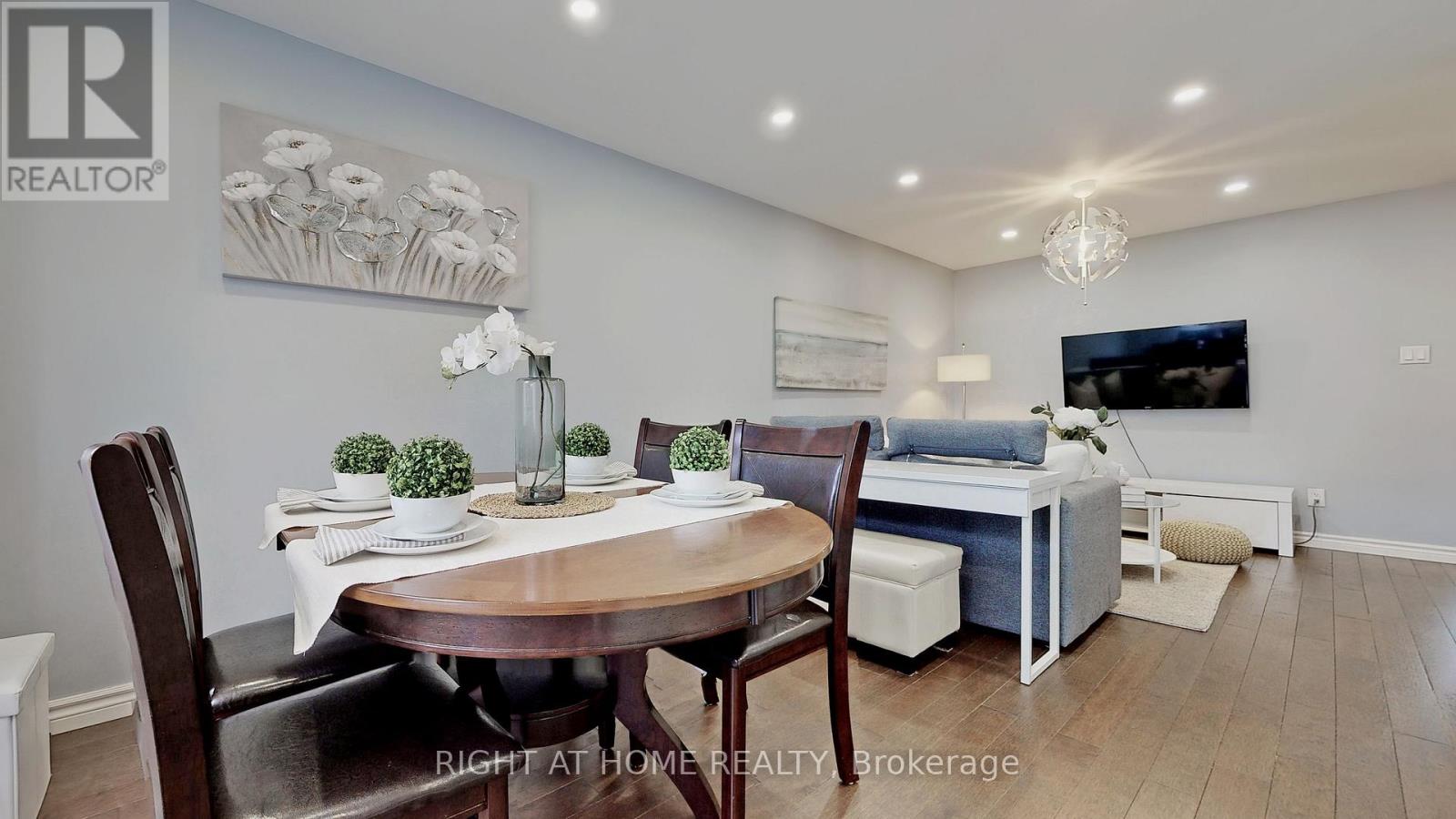 105 Greenfield Crescent, Whitby, Ontario  L1N 7G2 - Photo 5 - E12760328