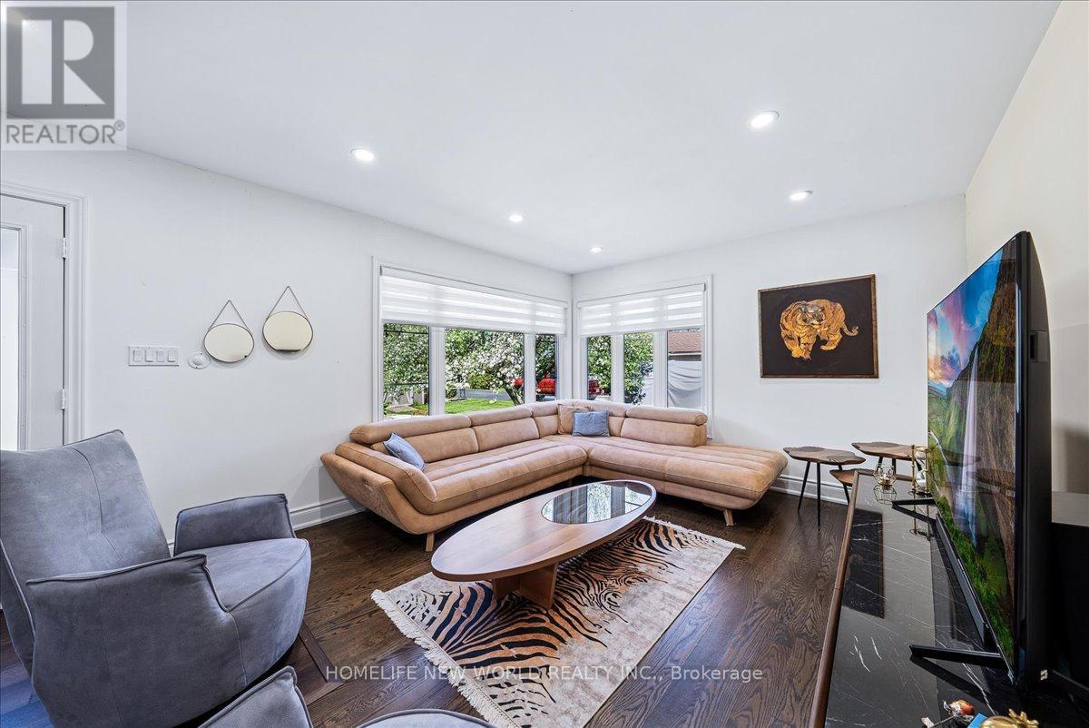 853 Fairbank Avenue, Georgina (Historic Lakeshore Communities), Ontario  L0E 1S0 - Photo 10 - N12760312