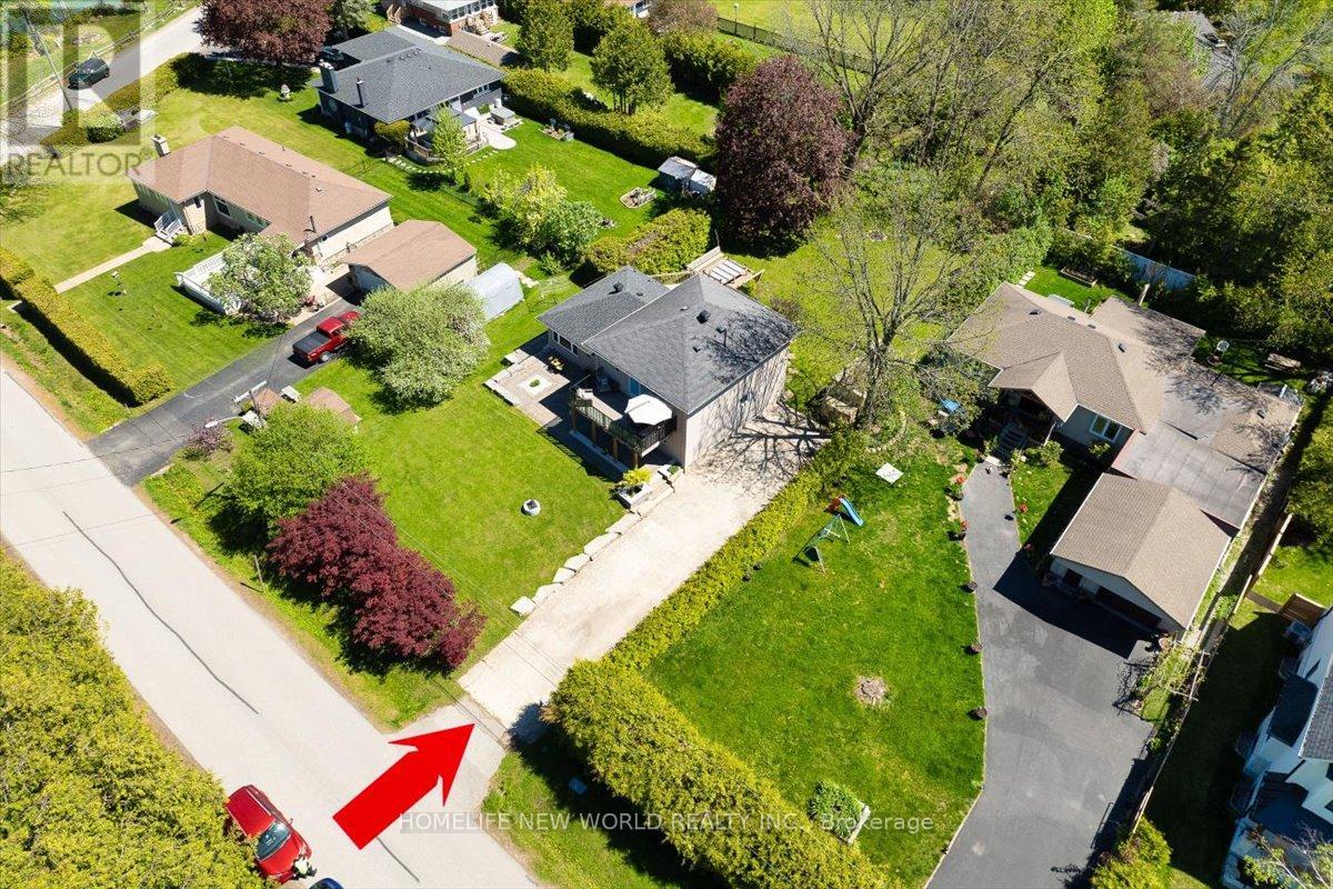 853 Fairbank Avenue, Georgina (Historic Lakeshore Communities), Ontario  L0E 1S0 - Photo 3 - N12760312